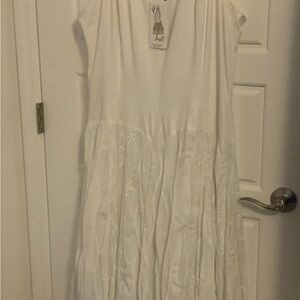 Elegant White Dress by Vasna 2X new, still has tags